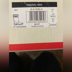 Bought these not knowing they were for kids, in excellent condition